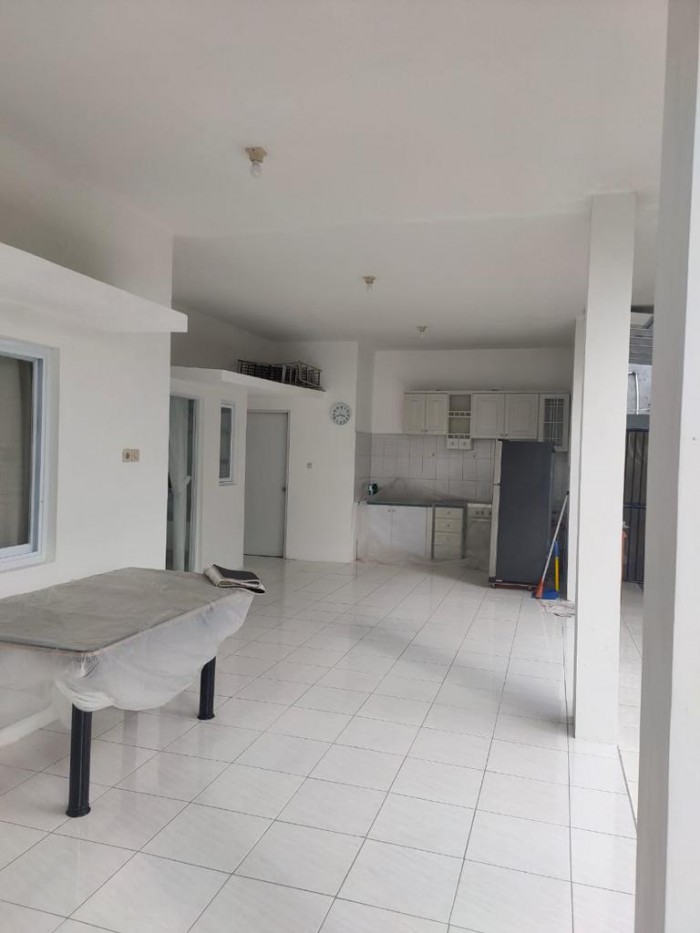 Rumah Disewakan Fully Furnished di Picadilly Lippo Cikarang